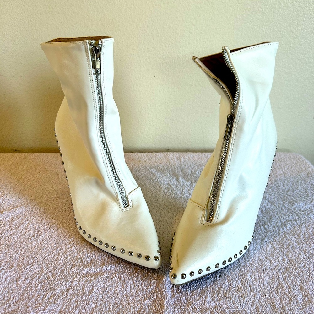 Wild Diva Lounge Stiletto Ankle Boots White Leather Women’s Sz 10 Slightly Used